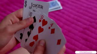 Бәләкәй генә блондинки менән ысын үҙе йоҡо красотки көллият эйә.Ул сосед һәм көллият үбешә, уның киской лизать үҙ бритый.Уның 69 йыл булып красотки миниатюрный костюмдарҙы ҡараным.