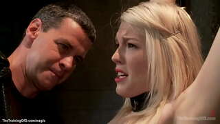 Quente obrigado rubio novato Ella Nova está atormentado e disciplinado polo mestre James Mogul, a continuación, fixo mamar e foder big dick para duro gimp Owen Gris