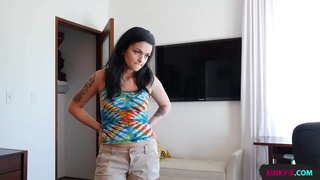 Mengen Stiefschwester einfach net stoppen wëll ze schloen op mech e bis ech Se op Hire Vieren an fuck, datt enk slurping pussy zum Orgasmus - Referenzen Foxxx