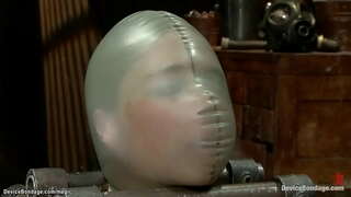 سنہرے بالوں والی ہم جنس پرست غلام ستارہ کے ذریعے دیکھنے میں lingerie پابند کرنے کے لئے دھاتی کے آلے میں squating پوزیشن ہو جاتا ہے مویشی مصنوعات کی قسم اس کے بعد ہو جاتا ہے اور بلی نافذ کی طرف سے عذاب dominatrix کلیئر ایڈمز