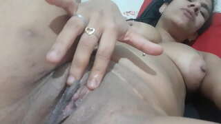 شهوة كان كثيرا, قررت أن تلعب معها