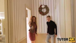 TUTOR4K. Kızgın adam deneyimli öğretmeni unutulmaz bir ilişkiye sürükler
