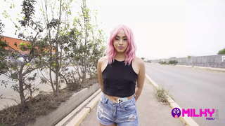 Peruaanse vindt geen werk in haar land en ze vindt zichzelf in de behoefte om haar lichaam te geven in ruil voor geld