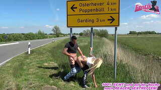 ���ीर्यमई करणे रस्त्यावर एक सोनेरी वीर्य खूप लोकांना झवणारी बाई