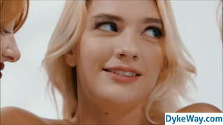 лесбійскія пацалункі і сэкс