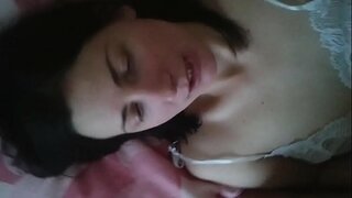 Рус любительскую кызны Оксану трахнули аның волосатую киску, 1 өлеш