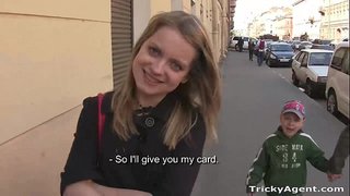 Trickyົວແທນ-ນາງມໍແມ່ນຊຸ່ມແລະໃກ້ຊິດ