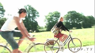 Young and pretty student with big boobs grave sodomisee et prise en double p