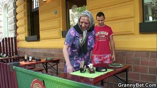 גרויס טיץ מילף פאַקט שווער