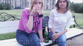 FirstBGG.com - Jane Fox &amp;amp; Bella Donna - Threesome Le Gach Duine, Nádúrtha Nó Cailíní