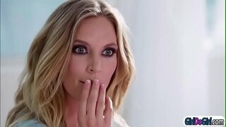 Mẹ Mona dạy AJ nước kỹ thuật