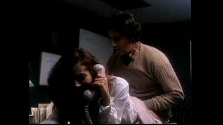 Veronica तिच्या चड्डी खाली कुलशेखरा धावचीत आणि गरम गुदद्वारासंबंधीचा कार्यालयात