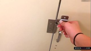 ميل عالية النادي سمراء كس الإشارة بالإصبع &amp;amp; كبير الثدي الطبيعية