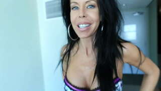 Tabitha Stevens está de volta no negócio! '18.01.24.