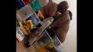 ���මන් වෙත ඇද ගැනීමේ හැකියාවක් පෙනුම උණුසුම් කාන්තාව