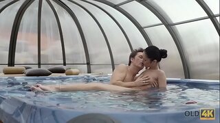 OLD4K. Tenera Sexus in Jacuzzi