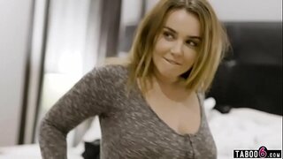 ́� 가슴 카우치 서퍼을 훔치려는 사람에게는 그녀의 호스팅