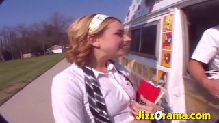 JizzOrama - Gnéas Kinky Veain Agus Beag Blonde Ar Mian Leo A Lollipop