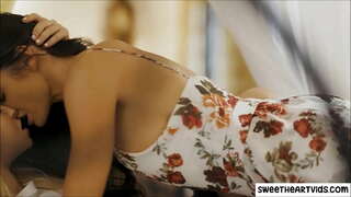 Lezbični seks z milf in blond najstnica