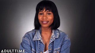 Jenna Foxx Masturbates &amp; Amp; Talks Om Det!