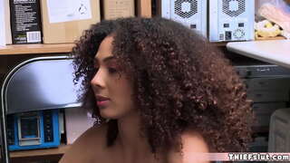 Interracial seks szybko z nastolatkiem na kamerach cctv