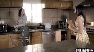 Sexy babe banged, beraz, gogor batek oilarra big guy