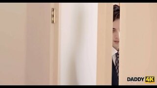 DADDY4K. ಅದ್ಭುತ ಲೈಂಗಿಕ ದೃಶ್ಯದಲ್ಲಿ ಮೂಲಕ ಹಳೆಯ ತಂದೆ ಮತ್ತು ಸುಂದರ ವಧು