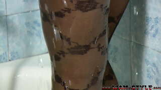 ���ቤት ላይ wetlook