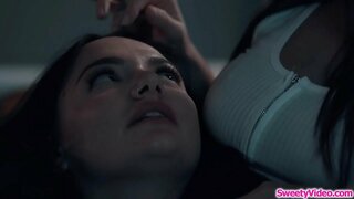 San busty babe aghaidh nan suidhe leabhar na bàrdachd com-pàirtichean