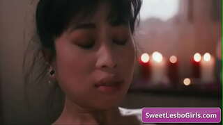 Menonton busty asian lesbo mendapatkan tergoda dengan kliennya ... ... setelah urutan sensual